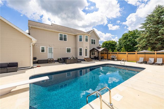 48 Quail Lane, Ogden, NY 14624