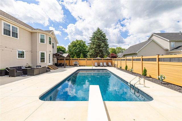 48 Quail Lane, Ogden, NY 14624