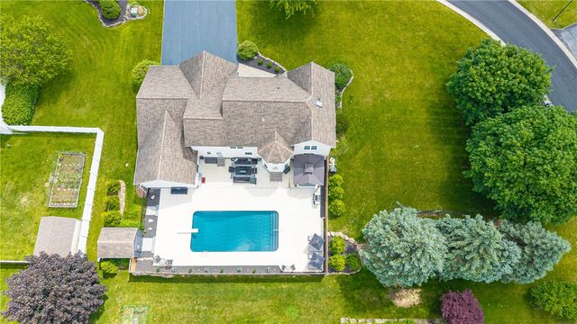 48 Quail Lane, Ogden, NY 14624