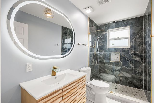 6672 W Montrose Avenue, Harwood Heights, IL 60706