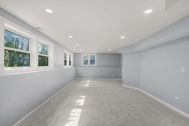 6672 W Montrose Avenue, Harwood Heights, IL 60706