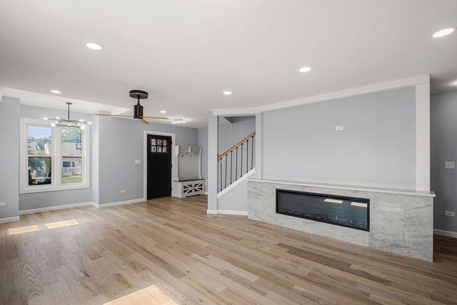 6672 W Montrose Avenue, Harwood Heights, IL 60706