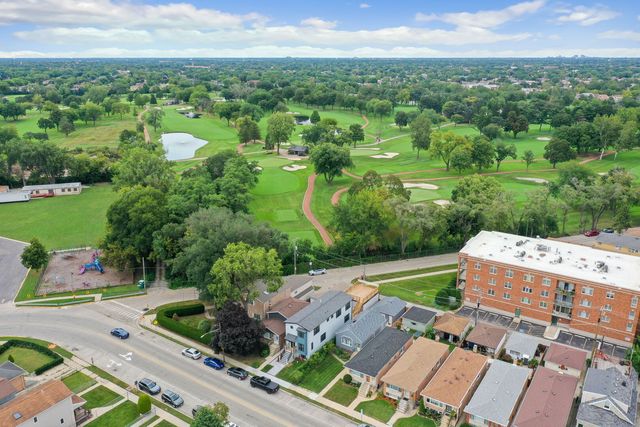 6672 W Montrose Avenue, Harwood Heights, IL 60706