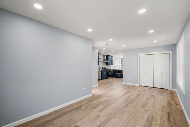 6672 W Montrose Avenue, Harwood Heights, IL 60706