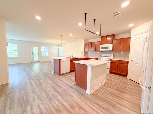 1311 HAWK CT, San Antonio, TX 78245