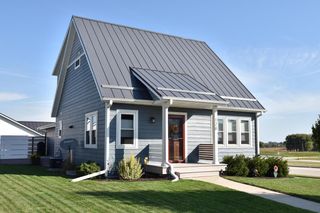 128 Peter Thein AVENUE, Belgium, WI 53004