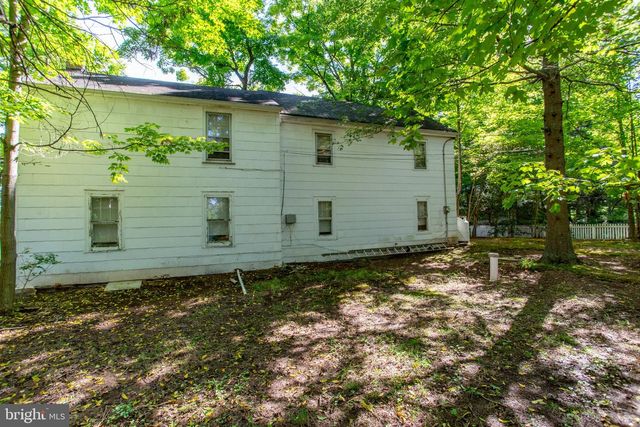 404 FEDERAL CITY RD, Pennington, NJ 08534