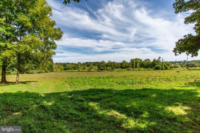 404 FEDERAL CITY RD, Pennington, NJ 08534
