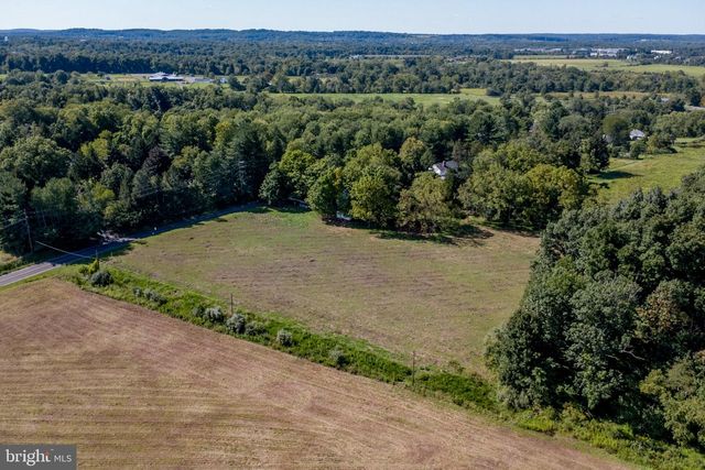 404 FEDERAL CITY RD, Pennington, NJ 08534