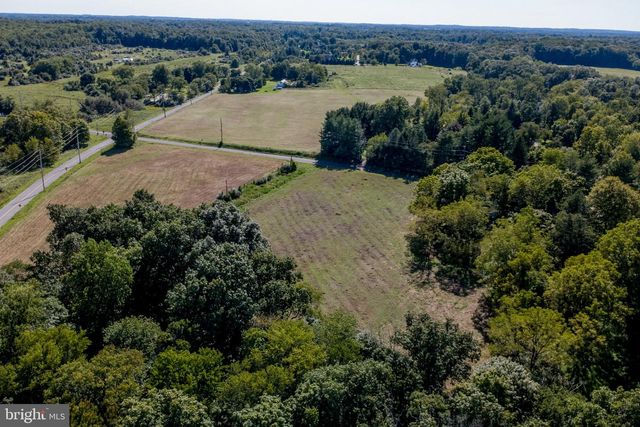 404 FEDERAL CITY RD, Pennington, NJ 08534