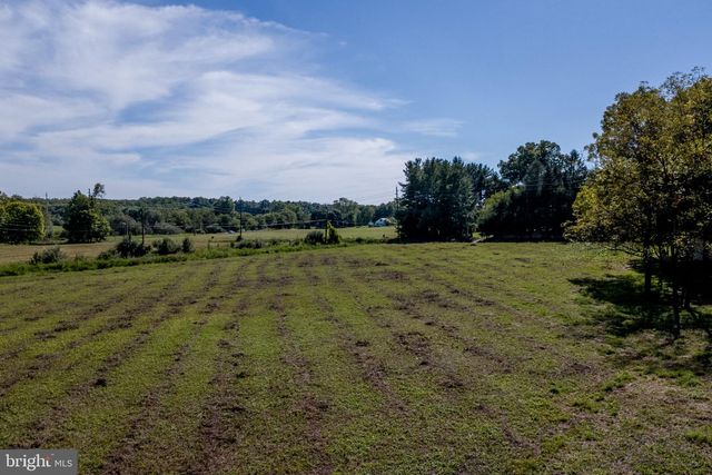 404 FEDERAL CITY RD, Pennington, NJ 08534