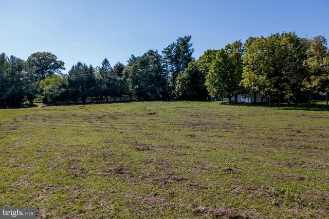 404 FEDERAL CITY RD, Pennington, NJ 08534