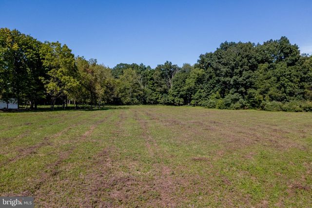 404 FEDERAL CITY RD, Pennington, NJ 08534