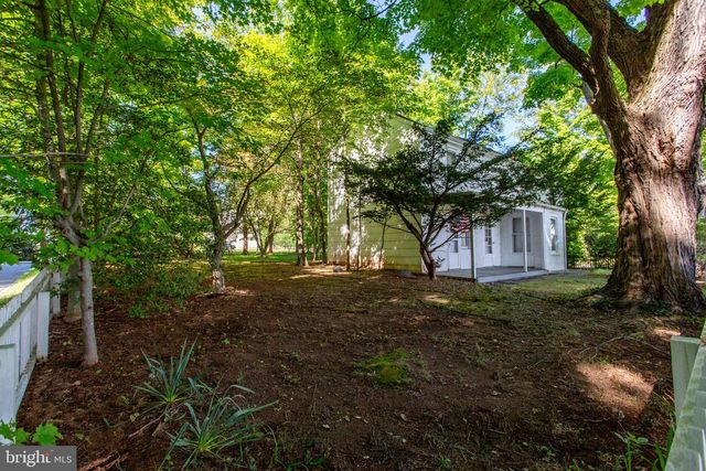 404 FEDERAL CITY RD, Pennington, NJ 08534