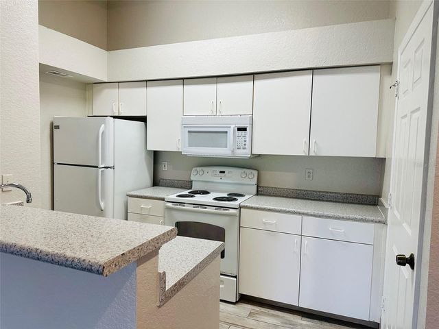 2226 METROPOLITAN WAY 211, Orlando, FL 32839