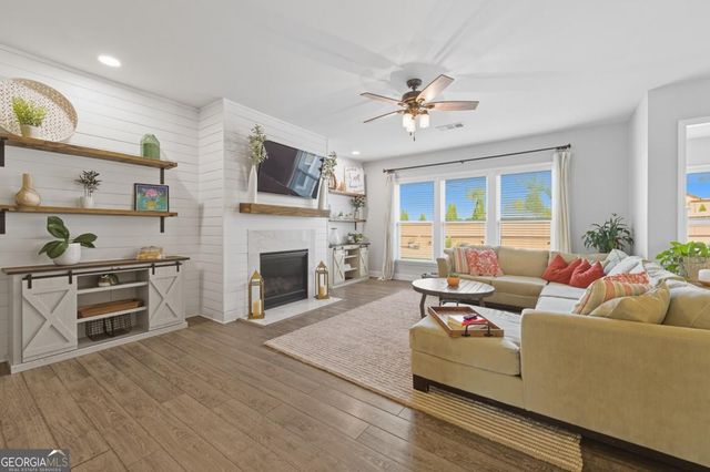 6622 Stag Leap Lane, Hoschton, GA 30548