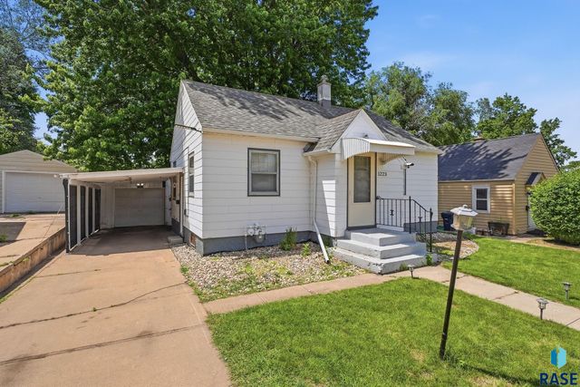 1223 N Spring Ave Avenue, Sioux Falls, SD 57104