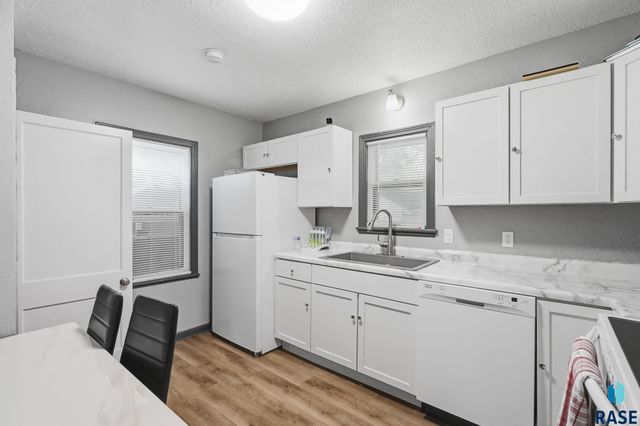 1223 N Spring Ave Avenue, Sioux Falls, SD 57104