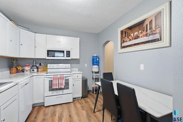 1223 N Spring Ave Avenue, Sioux Falls, SD 57104