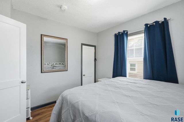1223 N Spring Ave Avenue, Sioux Falls, SD 57104