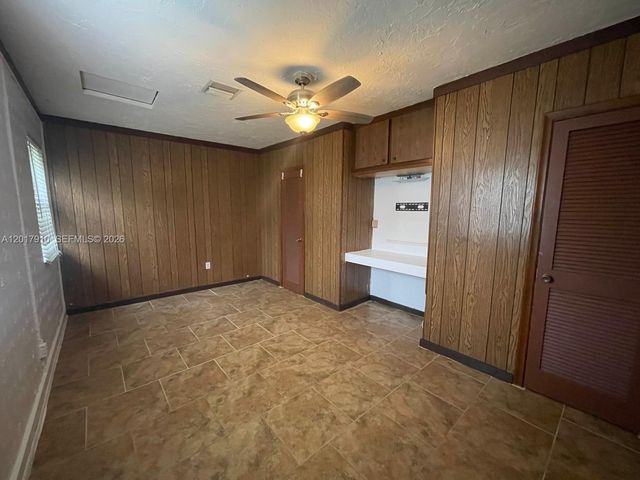 1011 Avenue F 0, Riviera Beach, FL 33404