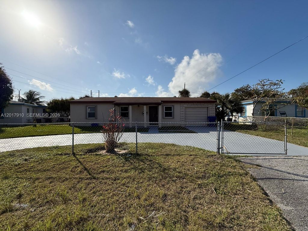 1011 Avenue F 0, Riviera Beach, FL 33404