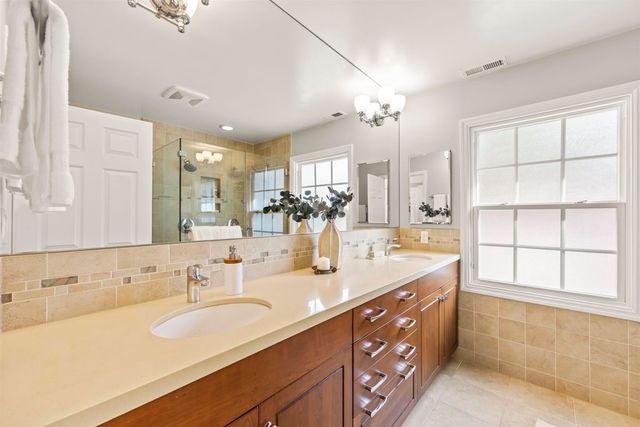 1509 Mountain Blvd, Oakland, CA 94611