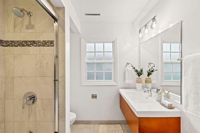 1509 Mountain Blvd, Oakland, CA 94611