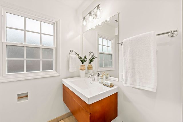 1509 Mountain Blvd, Oakland, CA 94611