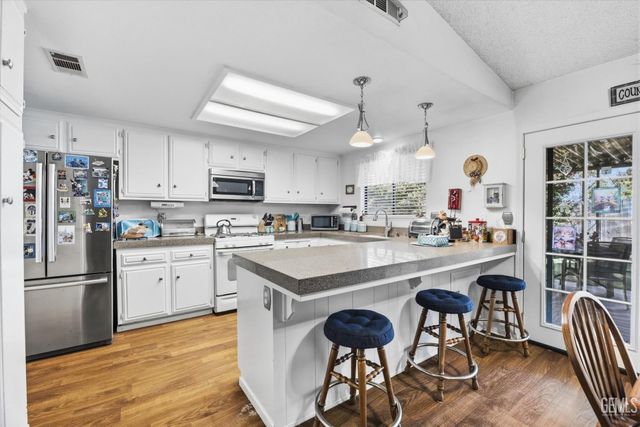 605 Nettle Place, Bakersfield, CA 93308