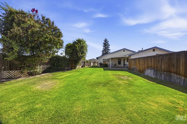 605 Nettle Place, Bakersfield, CA 93308