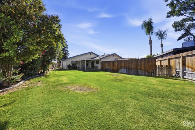 605 Nettle Place, Bakersfield, CA 93308
