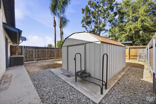 605 Nettle Place, Bakersfield, CA 93308