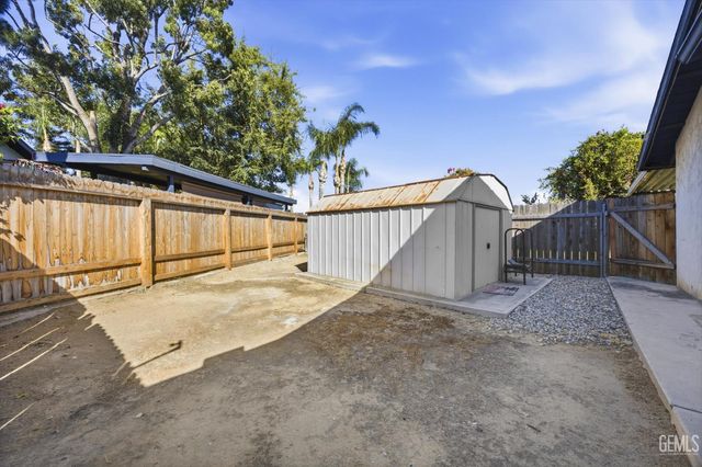 605 Nettle Place, Bakersfield, CA 93308