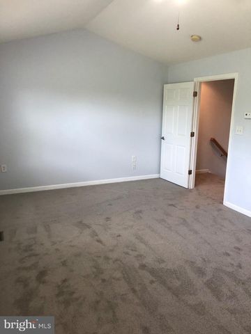 68 BALTUSROL DR, Charles Town, WV 25414