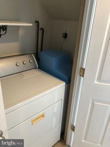 68 BALTUSROL DR, Charles Town, WV 25414