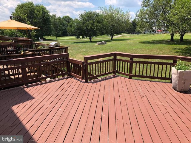 68 BALTUSROL DR, Charles Town, WV 25414