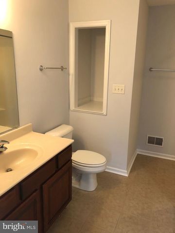 68 BALTUSROL DR, Charles Town, WV 25414