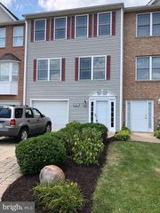68 BALTUSROL DR, Charles Town, WV 25414