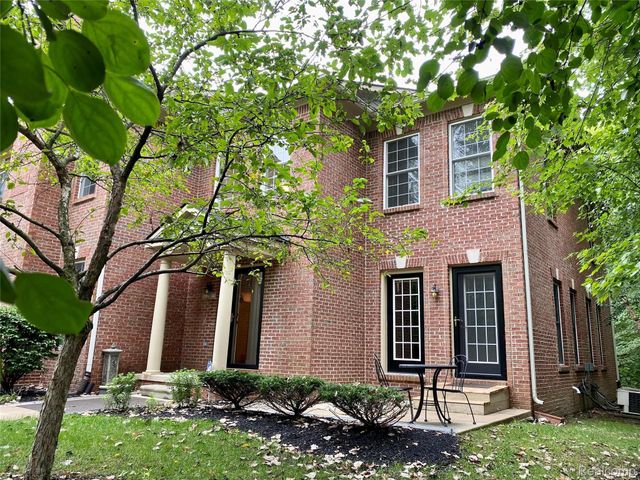 251 S VILLAGE Way 21, Canton Charter Township, MI 48188