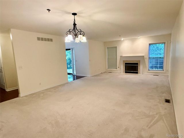 251 S VILLAGE Way 21, Canton Charter Township, MI 48188