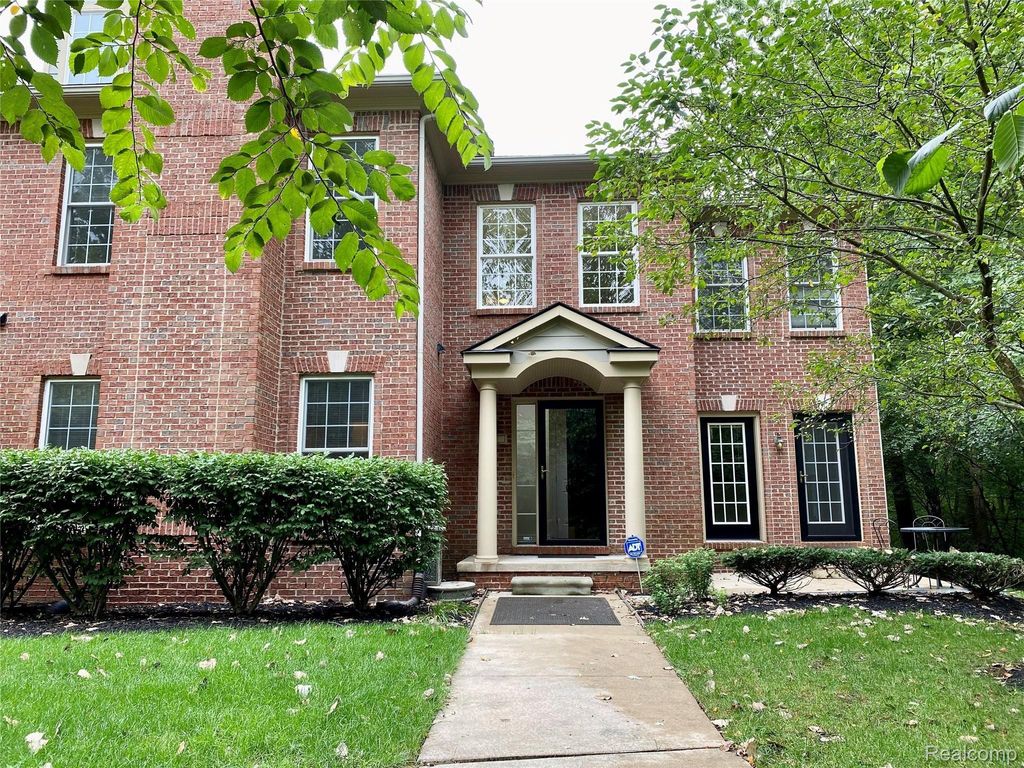 251 S VILLAGE Way 21, Canton Charter Township, MI 48188