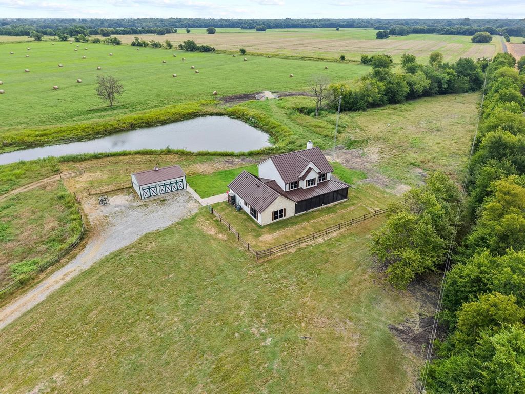 2972 County Road 4826 2, Wolfe City, TX 75496
