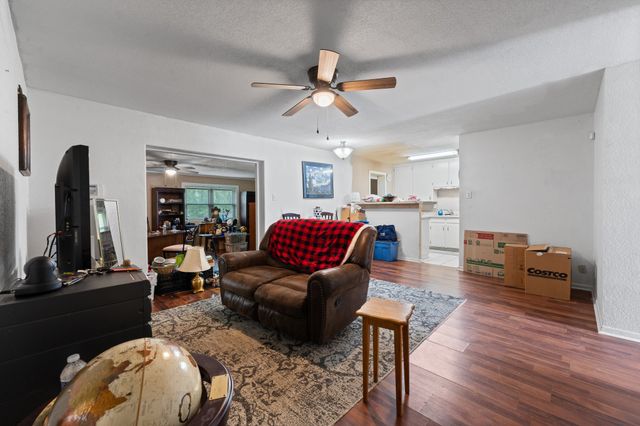 1601 Mcanear Street, Cleburne, TX 76033