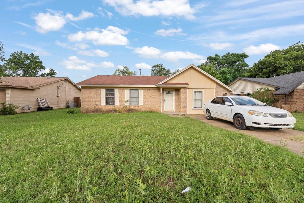 1601 Mcanear Street, Cleburne, TX 76033