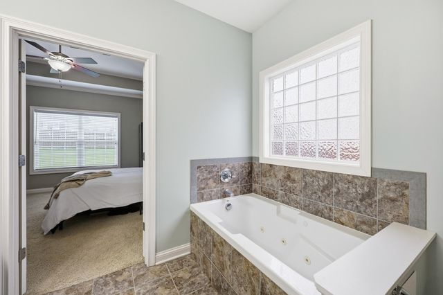 1787 Sandhurst Cove, Lexington, KY 40509