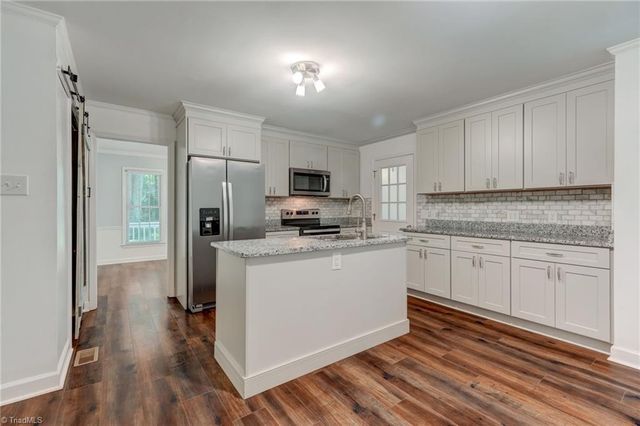 711 Woodsway Court, Reidsville, NC 27320