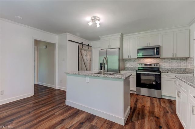 711 Woodsway Court, Reidsville, NC 27320
