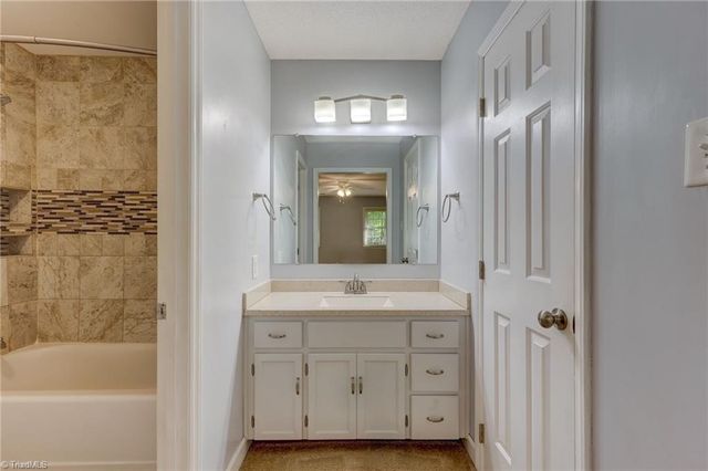 711 Woodsway Court, Reidsville, NC 27320