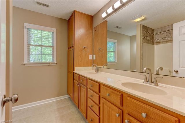 711 Woodsway Court, Reidsville, NC 27320